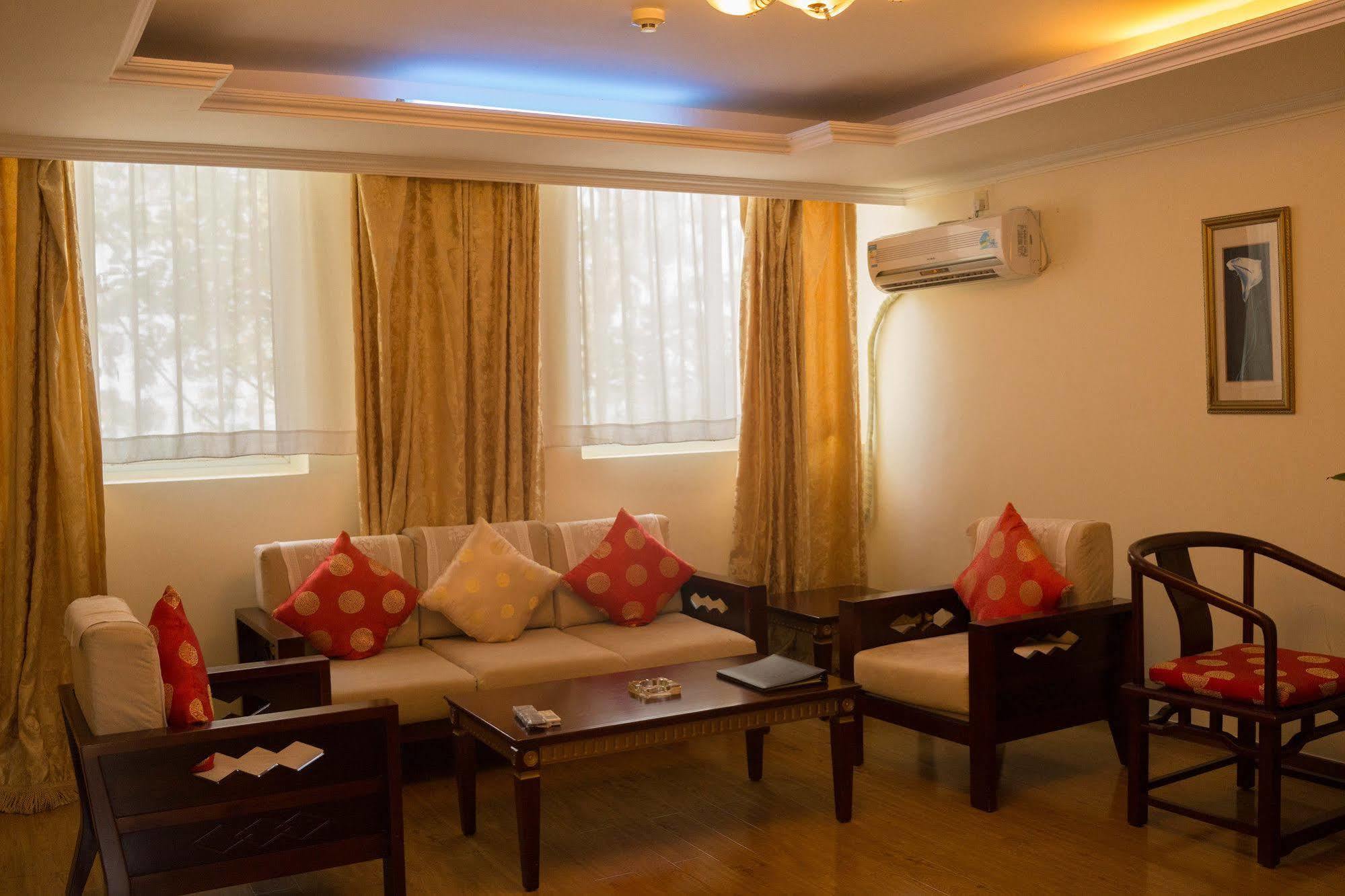 Bintumani Hotel Фрийтаун Екстериор снимка